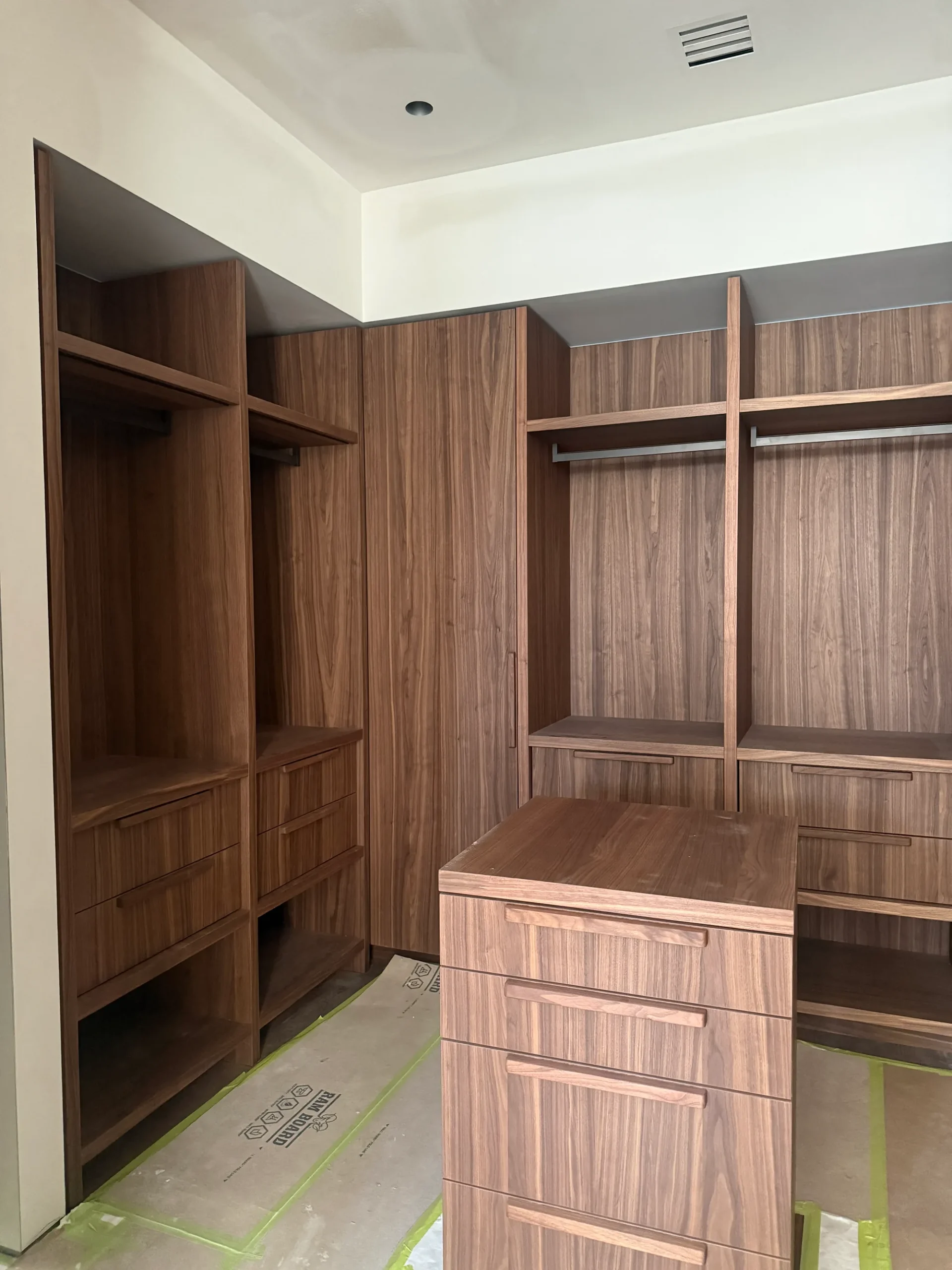 House, Baton Rouge, Louisiana, dressing room, interior fit-out by Schurig