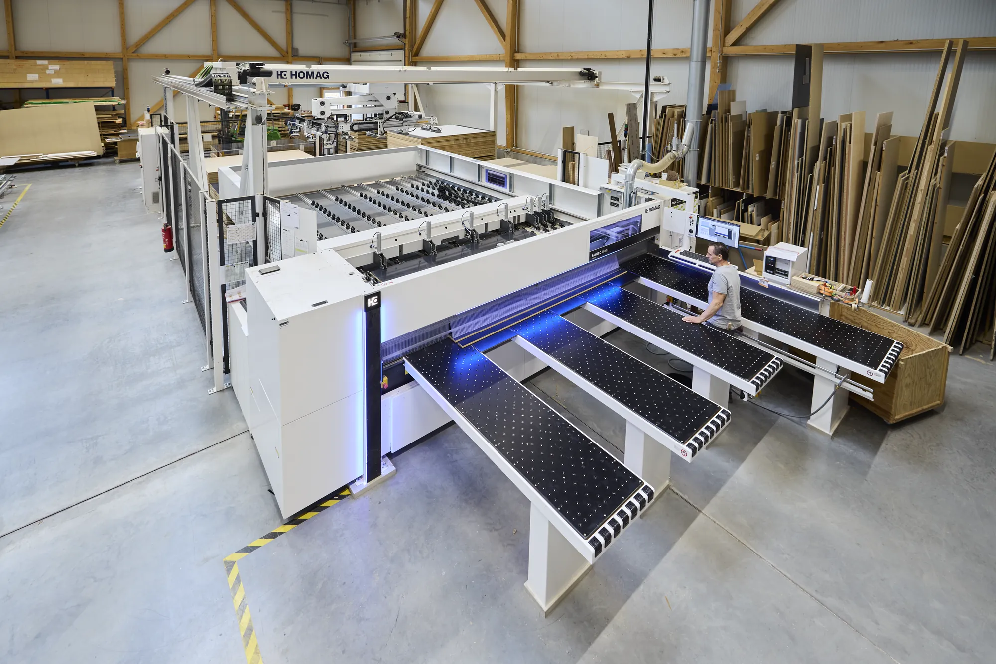 Cutting on the panel saw in the Schurig joinery workshop
